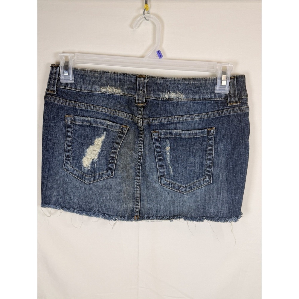 Refuge Distressed Denim Mini Skirt Women's Size 7 Blue Jean Raw Hem Stretch - Picture 2 of 6